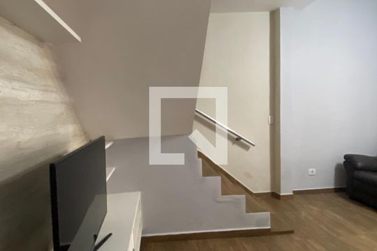 Sala de casa à venda com 2 quartos, 145m² em Centro, Osasco