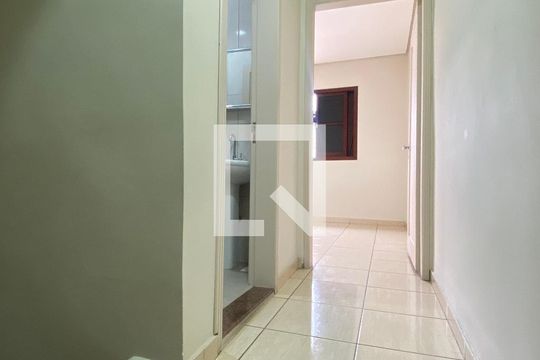 Corredor de casa à venda com 2 quartos, 145m² em Centro, Osasco