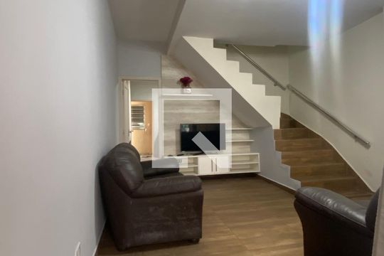 Sala de casa à venda com 2 quartos, 145m² em Centro, Osasco