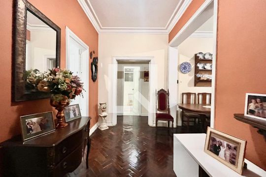 Sala de apartamento para alugar com 3 quartos, 140m² em Copacabana, Rio de Janeiro