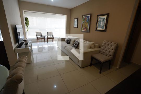 Apartamento para alugar com 3 quartos, 80m² em Jardim Goiás, Goiânia