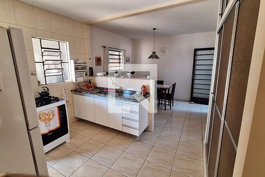 Cozinha de casa à venda com 2 quartos, 140m² em Jardim das Vitorias Regias, Valinhos