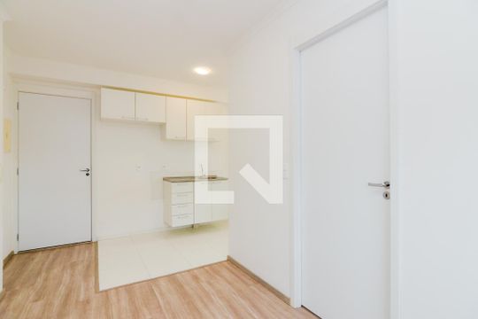 Sala  de apartamento para alugar com 2 quartos, 45m² em Vila das Bandeiras, Guarulhos