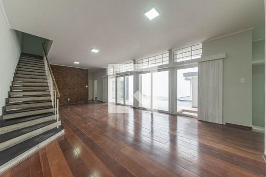 Sala de casa de condomínio para alugar com 4 quartos, 582m² em Jardim Hipico, São Paulo