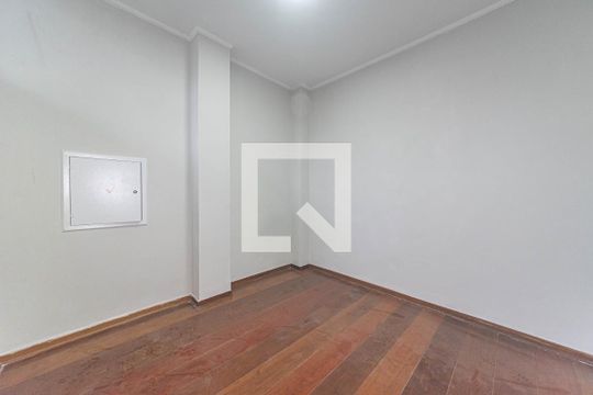 Escritorio de casa de condomínio para alugar com 4 quartos, 582m² em Jardim Hipico, São Paulo