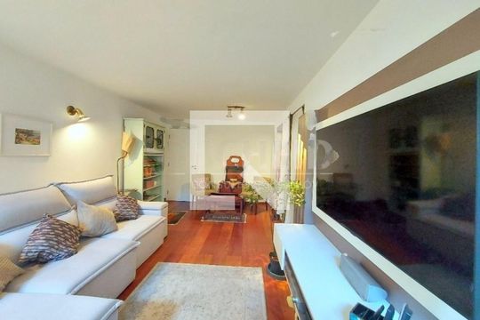 Casa à venda com 3 quartos, 180m² em Vila Alexandria, São Paulo