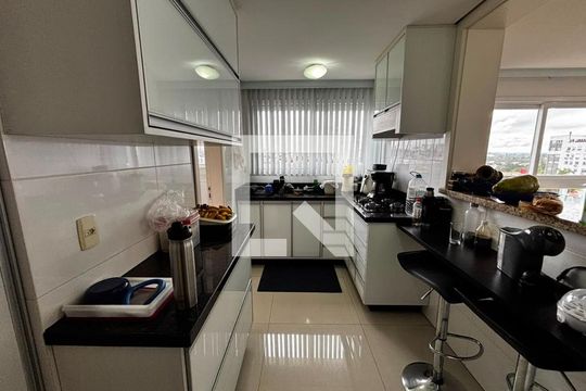 Cozinha de apartamento para alugar com 3 quartos, 101m² em Jardim São Pedro, Porto Alegre