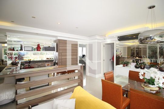Sala de apartamento para alugar com 3 quartos, 147m² em Rio Branco, Porto Alegre