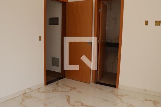 Casa à venda com 3 quartos, 87m² em Residencial Recanto do Bosque, Goiânia