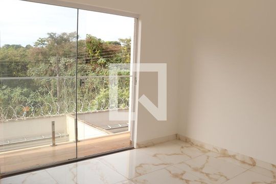 Casa à venda com 3 quartos, 87m² em Residencial Recanto do Bosque, Goiânia