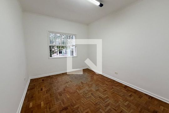 Quarto 2 de casa para alugar com 2 quartos, 130m² em Parque Colonial, São Paulo