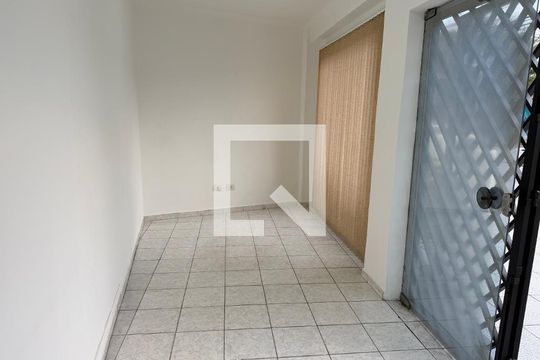 Sala de casa para alugar com 2 quartos, 130m² em Parque Colonial, São Paulo