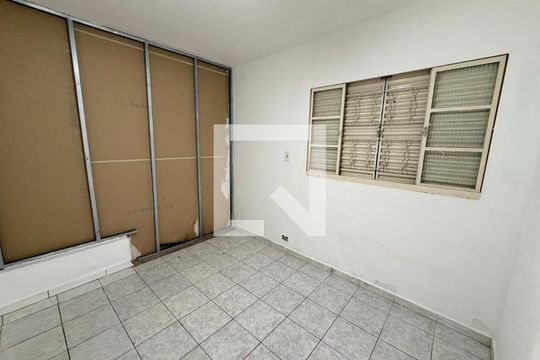 Quarto 1 de casa para alugar com 2 quartos, 130m² em Parque Colonial, São Paulo