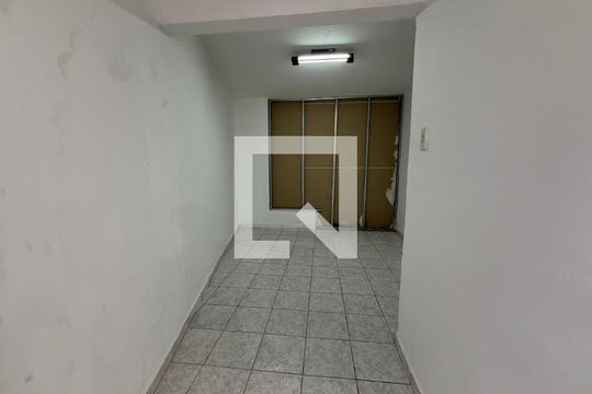 Quarto 1 de casa para alugar com 2 quartos, 130m² em Parque Colonial, São Paulo