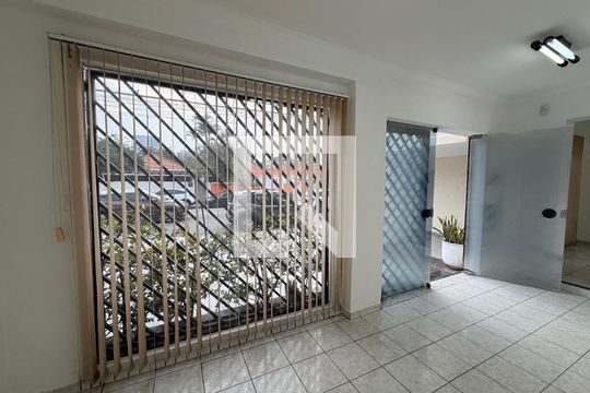 Sala de casa para alugar com 2 quartos, 130m² em Parque Colonial, São Paulo