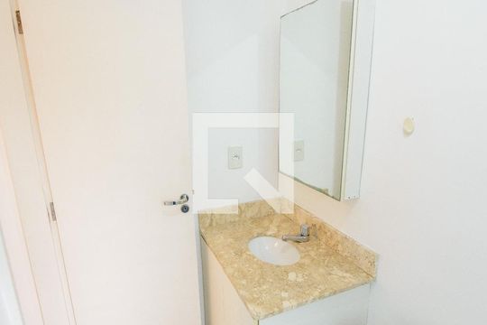 Banheiro de apartamento para alugar com 1 quarto, 27m² em Lavadouro de Areia, Taubaté