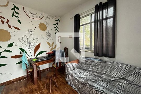 Sala de casa à venda com 4 quartos, 136m² em Tomás Coelho, Rio de Janeiro