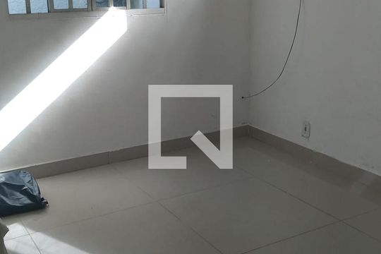 Sala de casa à venda com 3 quartos, 241m² em Campo Grande, Rio de Janeiro