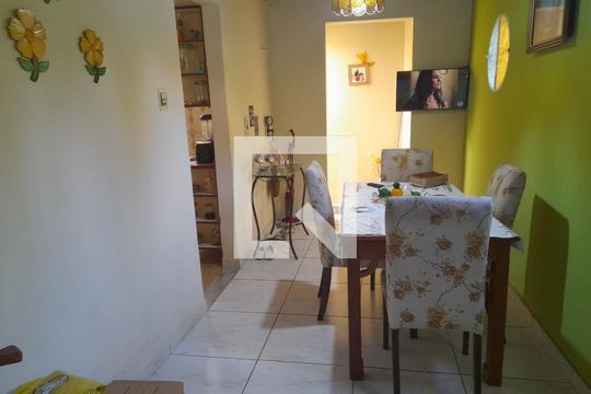 Sala de casa à venda com 3 quartos, 241m² em Campo Grande, Rio de Janeiro