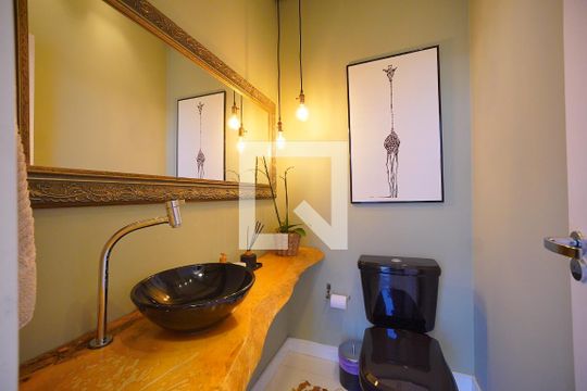 Lavabo de apartamento para alugar com 4 quartos, 272m² em Agronômica, Florianópolis