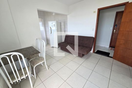 Sala de apartamento para alugar com 1 quarto, 46m² em Guilhermina, Praia Grande