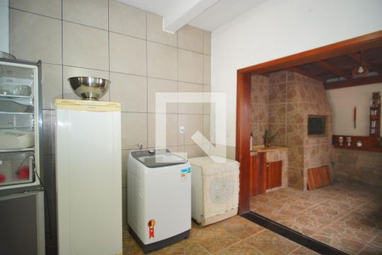 Lavanderia de casa à venda com 4 quartos, 240m² em Santa Rosa de Lima, Porto Alegre
