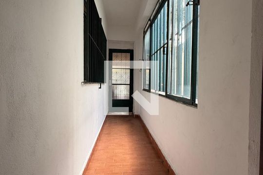 Corredor de casa à venda com 3 quartos, 140m² em Vila Oratorio, São Paulo