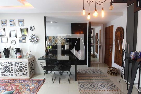 Apartamento para alugar com 3 quartos, 146m² em Parque Burle, Cabo Frio