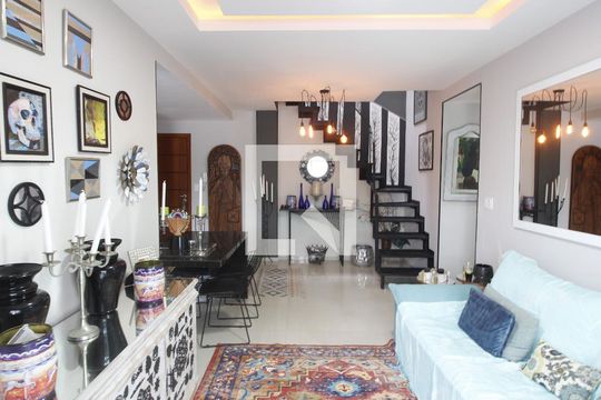 Apartamento para alugar com 3 quartos, 146m² em Parque Burle, Cabo Frio