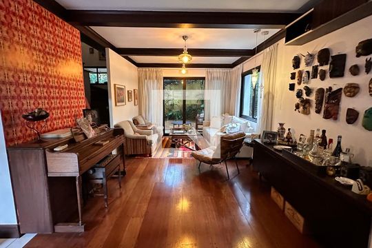 Casa de Condomínio para alugar com 4 quartos, 458m² em Jardim Cordeiro, São Paulo