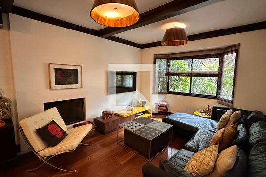 Casa de Condomínio para alugar com 4 quartos, 458m² em Jardim Cordeiro, São Paulo