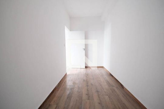 Quarto 1 de casa para alugar com 2 quartos, 50m² em Burgo Paulista, São Paulo