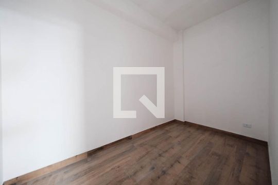 Quarto 1 de casa para alugar com 2 quartos, 50m² em Burgo Paulista, São Paulo