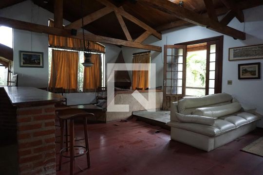 Sala de casa para alugar com 4 quartos, 3500m² em Vale do Sol, Embu das Artes
