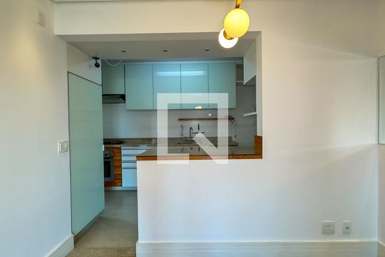 Cozinha de apartamento para alugar com 3 quartos, 93m² em Cidade Monções, São Paulo