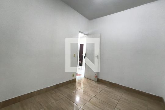 Quarto de apartamento à venda com 2 quartos, 48m² em Heliópolis, Belo Horizonte