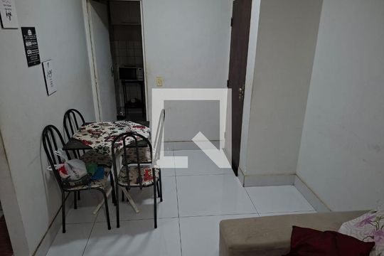 Sala de apartamento à venda com 2 quartos, 48m² em Heliópolis, Belo Horizonte