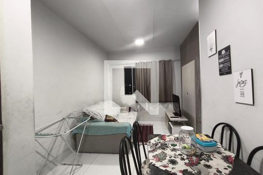 Sala de apartamento à venda com 2 quartos, 48m² em Heliópolis, Belo Horizonte