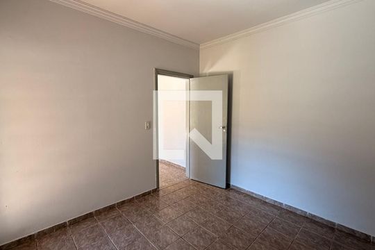Quarto 2 de casa para alugar com 2 quartos, 430m² em Setor Pedro Ludovico, Goiânia