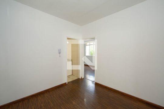 Sala de apartamento à venda com 3 quartos, 100m² em Marçola, Belo Horizonte