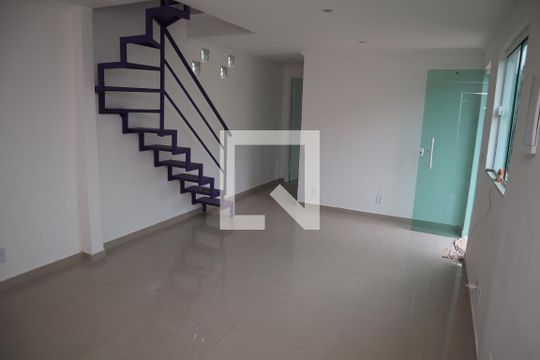 SALA de casa para alugar com 3 quartos, 120m² em Vargem Grande, Rio de Janeiro