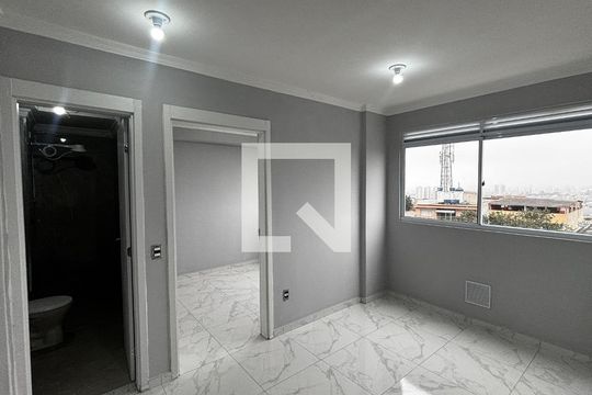 Sala de apartamento à venda com 2 quartos, 32m² em Parque Erasmo Assunção, Santo André