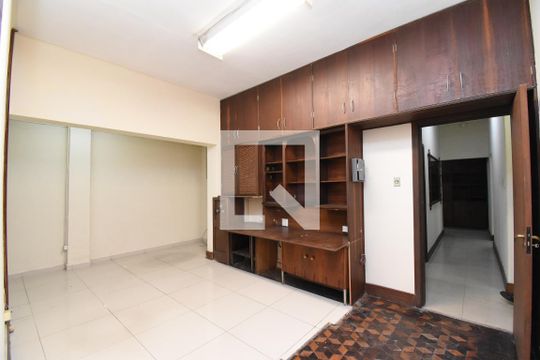 Sala 1 de casa para alugar com 5 quartos, 420m² em Centro, Curitiba
