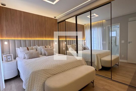 Quarto de apartamento à venda com 3 quartos, 153m² em Jardim, Santo André