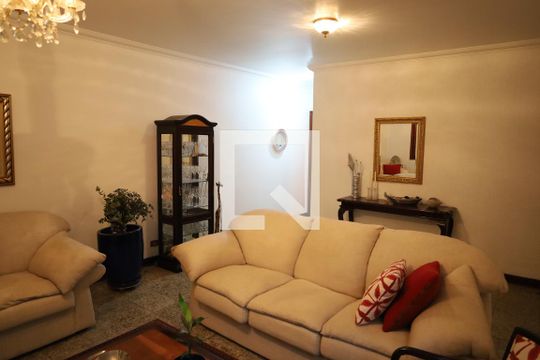 Casa à venda com 4 quartos, 170m² em Campo Grande, São Paulo