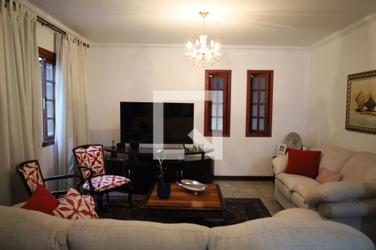 Casa à venda com 4 quartos, 170m² em Campo Grande, São Paulo