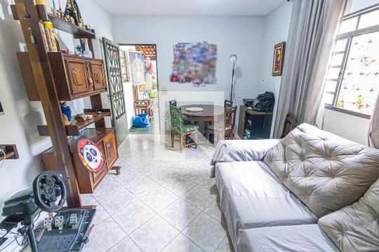 Sala de casa à venda com 3 quartos, 360m² em Candelária, Belo Horizonte