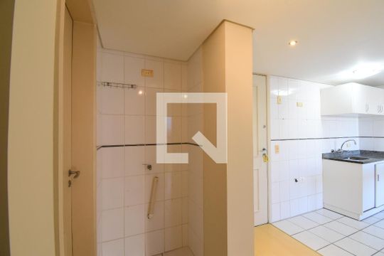 Studio de kitnet/studio para alugar com 1 quarto, 33m² em Cristo Rei, Curitiba