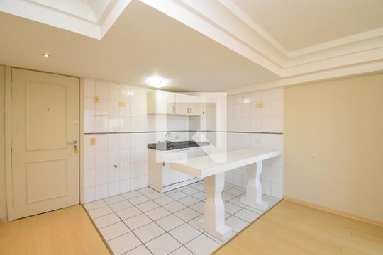Studio de kitnet/studio para alugar com 1 quarto, 33m² em Cristo Rei, Curitiba
