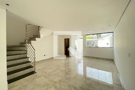 Casa à venda com 3 quartos, 98m² em Santa Branca, Belo Horizonte